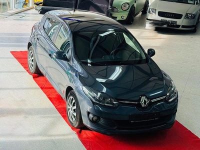 Gebraucht Renault Mégane Authentique 110 PS (80 kW) 2015 Silber Limousine