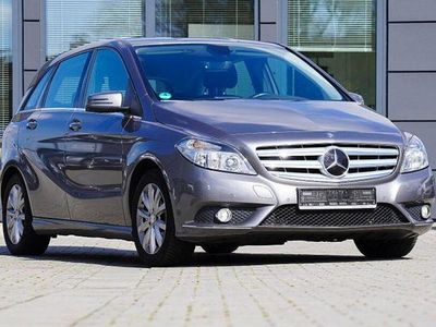 Usata Mercedes B180 122 CV (89 kW) 2014 Grigio Monovolume