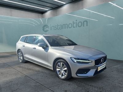 Gebraucht Volvo V60 Momentum 163 PS (119 kW) 2022 Silber Kombi