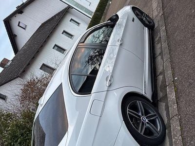 Weiß Gebraucht 2009 BMW 325 Sport Line Limousine | 8.500 €