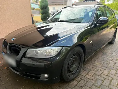 Gebraucht BMW 320 177 PS (130 kW) 2010 Schwarz Kombi