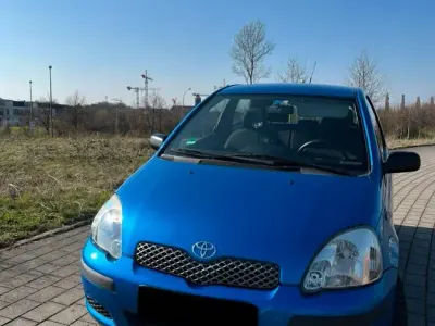 Gebraucht Toyota Yaris 65 PS (47 kW) 2003 Blau Kleinwagen