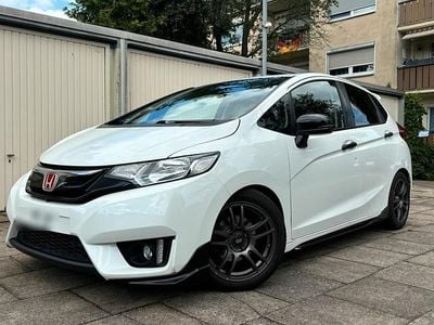 Second-hand Honda Jazz 101 CP (74 kW) 2016 Alb Hatchback
