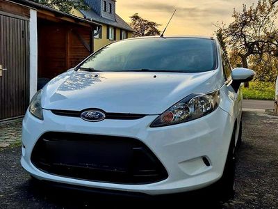 Weiß Gebraucht 2012 Ford Fiesta Trend Kleinwagen | 2.700 €