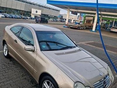 Usata Mercedes C230 197 CV (144 kW) 2002 Oro Coupé