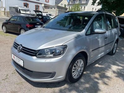 Silber Gebraucht 2014 VW Touran Trendline Van / Kleinbus | 7.999 € (Fairer Preis)