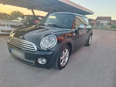 Używany Mini Cooper 90 KM (66 kW) 2009 Czarny Hatchback