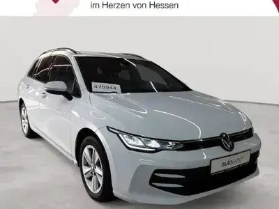 Gebraucht VW Golf VIII Life 150 PS (110 kW) 2025 Weiß Kombi
