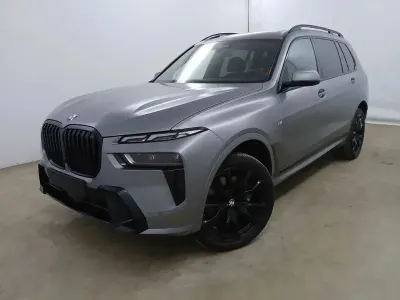 Gebraucht BMW X7 M Sport 352 PS (258 kW) 2023 Frozen pure grey SUV