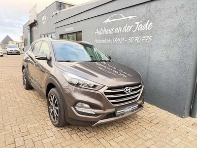 Gebraucht Hyundai Tucson Intro Edition 132 PS (97 kW) 2015 Moon rock / met SUV