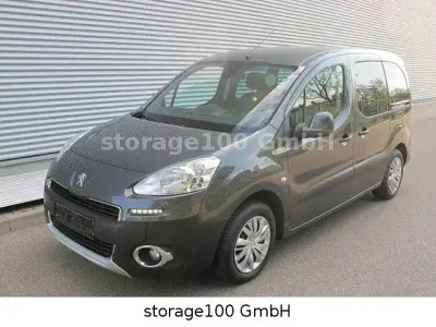 Gebraucht Peugeot TePee 92 PS (67 kW) 2015 Grau Limousine