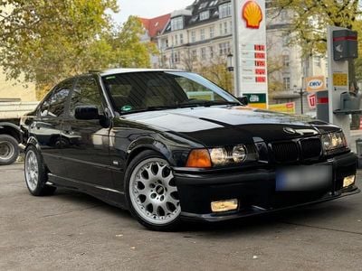 Gebraucht BMW 323 170 PS (125 kW) 1997 Schwarz Limousine