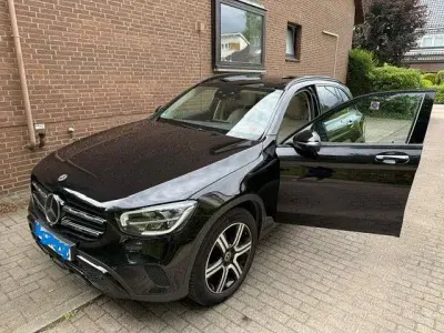 Gebraucht Mercedes GLC200 197 PS (144 kW) 2021 Schwarz SUV