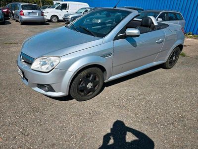 Usata Opel Tigra 125 CV (91 kW) 2005 Argento Cabrio