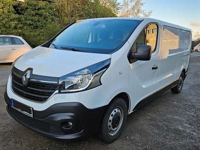 Second-hand Renault Trafic Komfort 145 CP (106 kW) 2021 Alb Monovolum