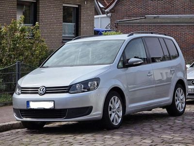 Usata VW Touran Style 140 CV (102 kW) 2011 Argento Monovolume