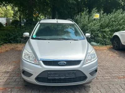 Gebraucht Ford Focus 109 PS (80 kW) 2009 Silber Kombi