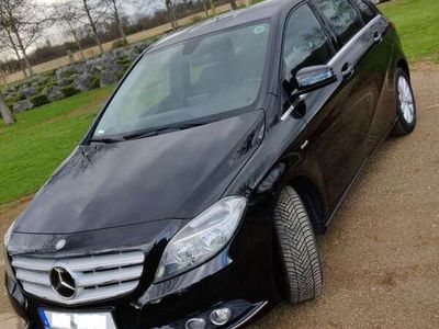 gebraucht Mercedes B180 BlueEFFICIENCY +Assist+NAVI+SHZ+Steuerkette NEU!!