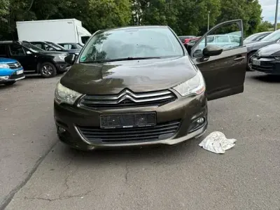 Gebraucht Citroën C4 SELECTION 120 PS (88 kW) 2012 Braun Limousine