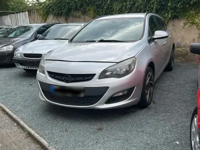 Gebraucht Opel Astra 110 PS (80 kW) 2015 Silber Kleinwagen