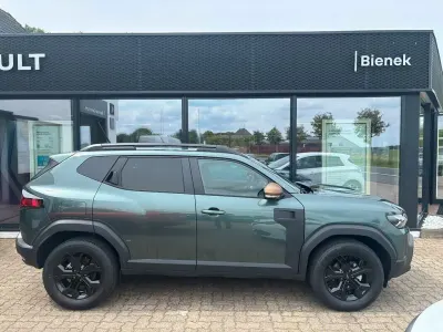Neu Dacia Duster Extreme 140 PS (102 kW) 2026 Zedergrün SUV