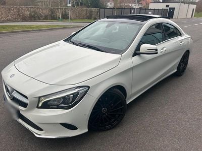 Gebraucht Mercedes CLA180 AMG line 122 PS (89 kW) 2016 Weiß Limousine