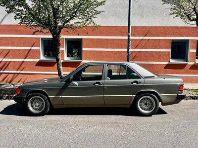 Gebraucht Mercedes 190 Sportline 109 PS (80 kW) 1992 Grau Limousine