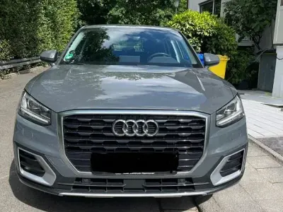 Gebraucht Audi Q2 Design 150 PS (110 kW) 2018 Grau SUV