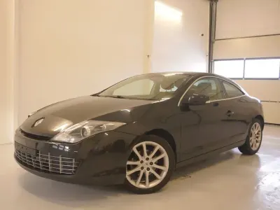 Używany Renault Laguna III 173 KM (127 kW) 2012 Czarny Coupe