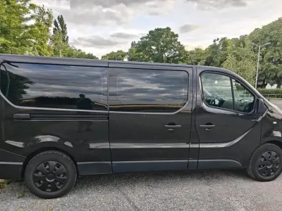 Gebraucht Renault Trafic Expression 95 PS (69 kW) 2016 Schwarz Van / Kleinbus
