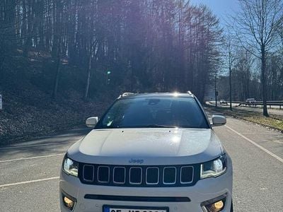 Weiß Gebraucht 2019 Jeep Compass Limited SUV | 15.500 € (Fairer Preis)