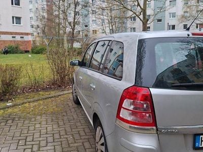 Usata Opel Zafira 105 CV (77 kW) 2008 Argento Monovolume