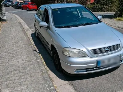 Gebraucht Opel Astra 101 PS (74 kW) 2001 Silber Limousine
