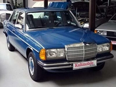 Gebraucht Mercedes 240 72 PS (52 kW) 1982 Hansablau Limousine