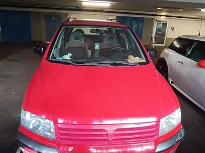 Rot Gebraucht 2000 Mitsubishi Space Wagon Van / Kleinbus | 1.500 €