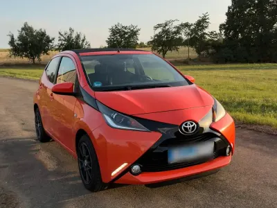 Gebraucht Toyota Aygo X-wave 69 PS (50 kW) 2015 Orange Kleinwagen