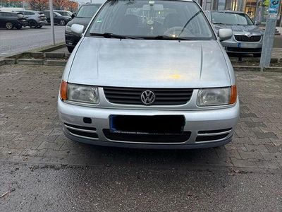 Occasion VW Polo 60 ch (44 kW) 1999 Argent Citadine