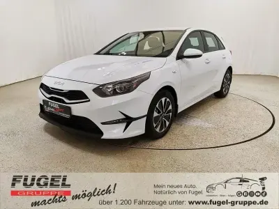 Ny Kia Ceed Play 101 HK (74 kW) 2025 Hvid Hatchback
