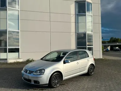 Gebraucht VW Golf V 102 PS (75 kW) 2005 Silber Kleinwagen