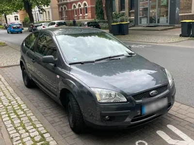 Second-hand Ford Focus 101 CP (74 kW) 2004 Gri Hatchback
