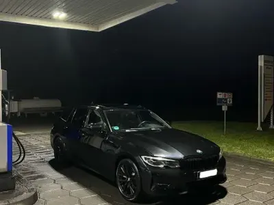 Gebraucht BMW 320 Sport Line 190 PS (139 kW) 2019 Schwarz Kombi