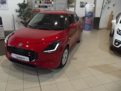 Neu Suzuki Swift Comfort 83 PS (61 kW) 2026 Rot Kleinwagen