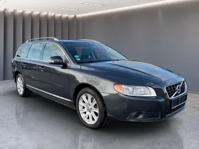 Gebraucht Volvo V70 Summum 205 PS (150 kW) 2010 Grau Kombi