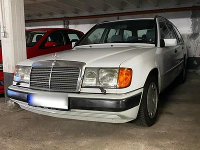 Weiß Gebraucht 1992 Mercedes E300 Kombi | 12.300 €