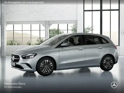 Gebraucht Mercedes B220 Progressive 190 PS (139 kW) 2023 Silber Van / Kleinbus