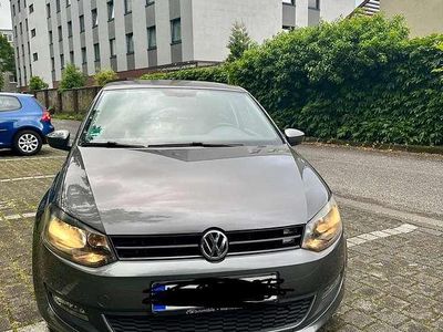 Gebraucht VW Polo Life 69 PS (50 kW) 2013 Grau Kleinwagen