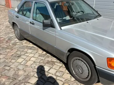 Gebraucht Mercedes 190 109 PS (80 kW) 1991 Silber Limousine
