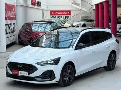 Używany Ford Focus ST 280 KM (205 kW) 2023 Biały Kombi