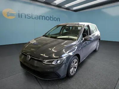 Gebraucht VW Golf VIII Life 131 PS (96 kW) 2023 Grau Kleinwagen