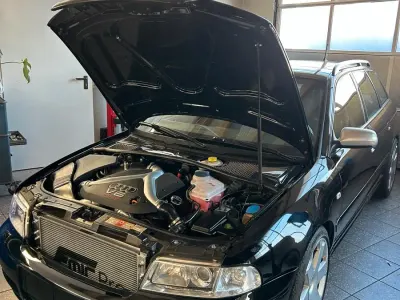 Gebraucht Audi RS4 265 PS (194 kW) 2001 Schwarz Kombi